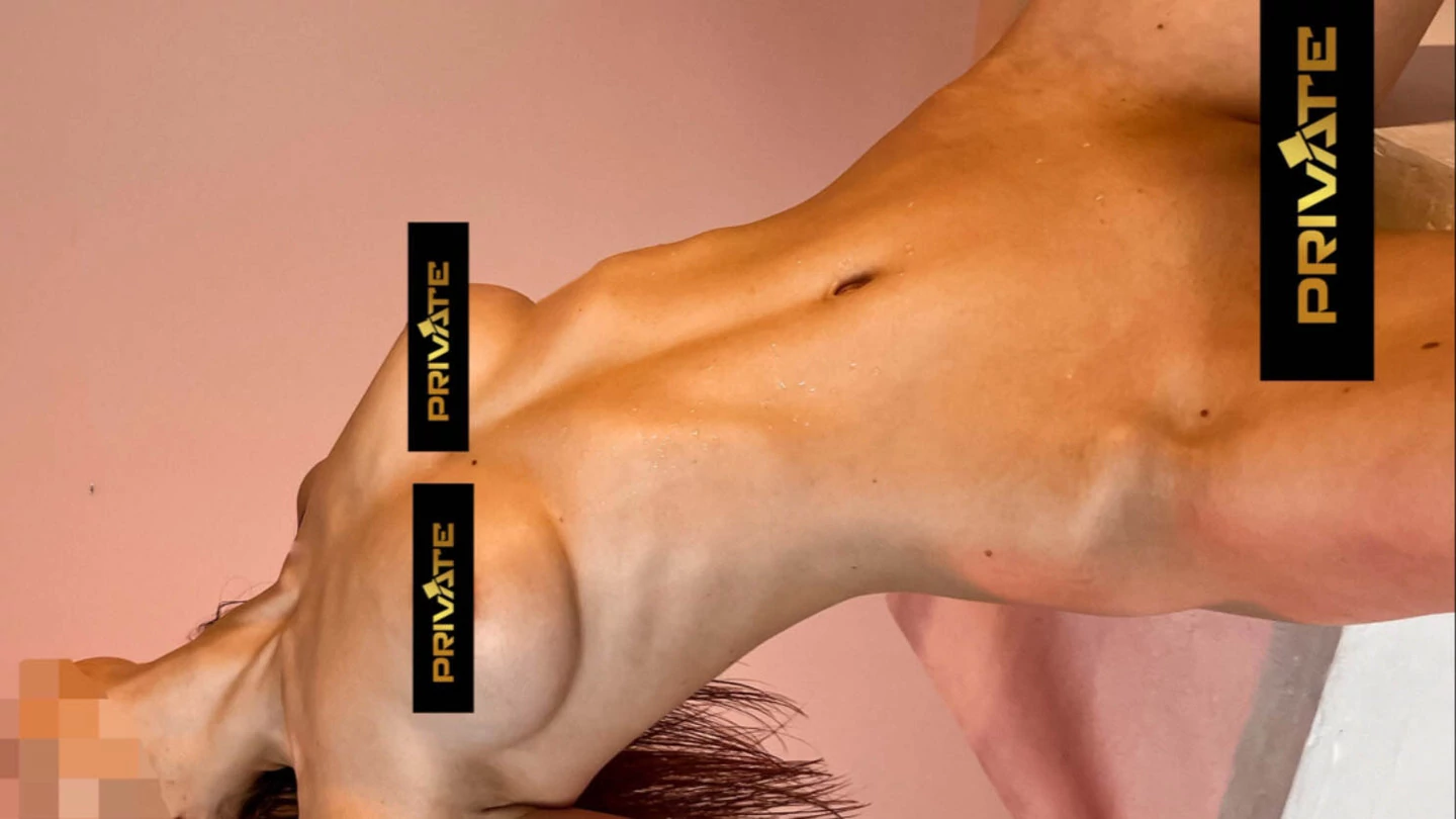 Мои голые фотки тут 