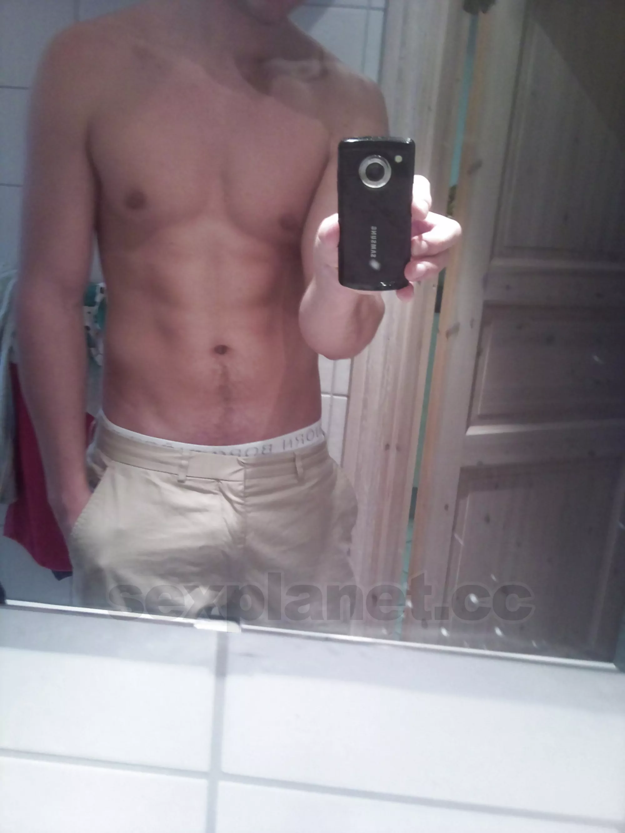 Рома  брюнет брутальный самец. 💦 Он ведет себя как король в постели 😏