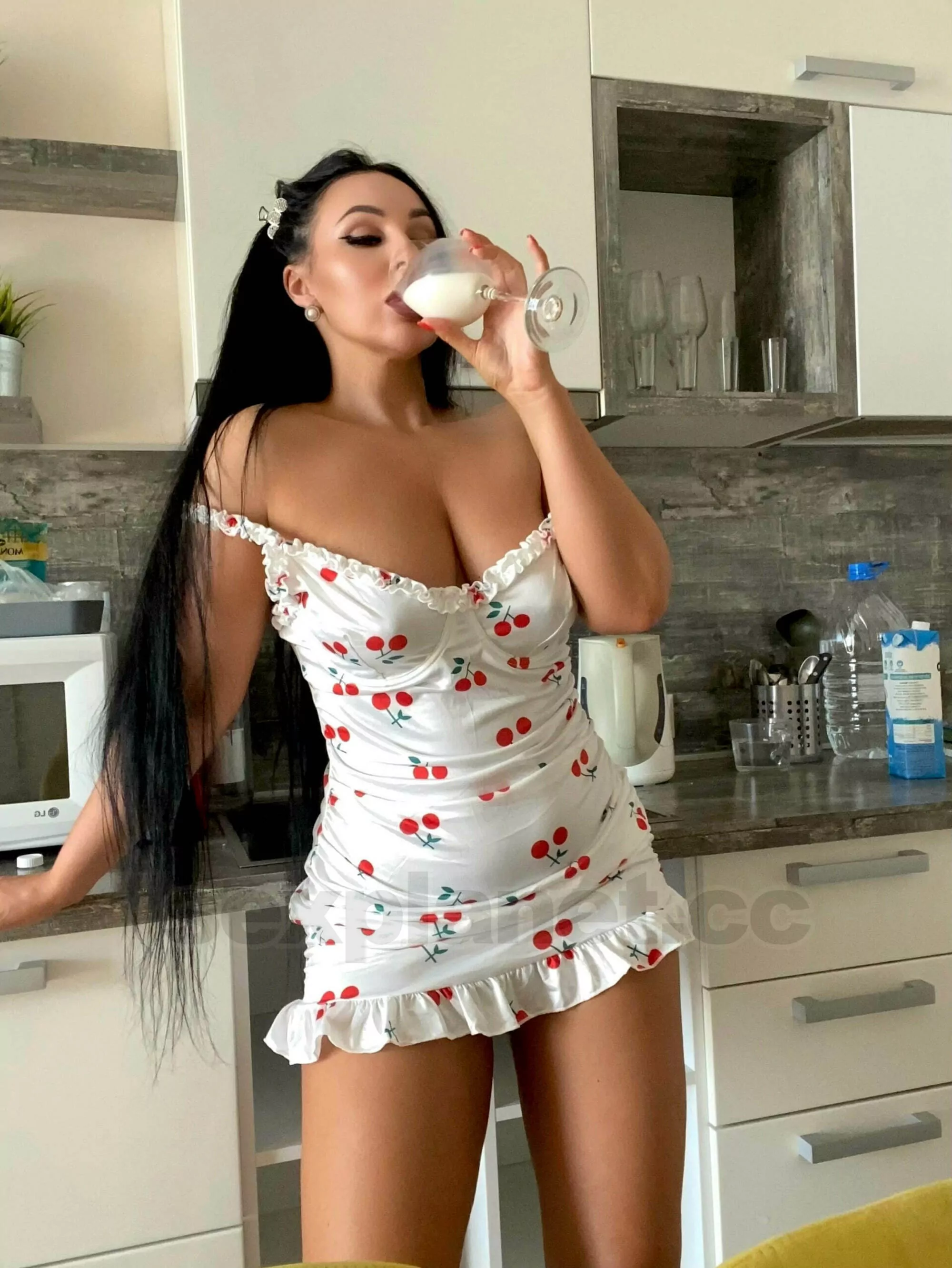 😋 Нужна девушка? ➨  Обрати внимание на Тину 💃 . ➨ У нас есть как вип, так и другие.